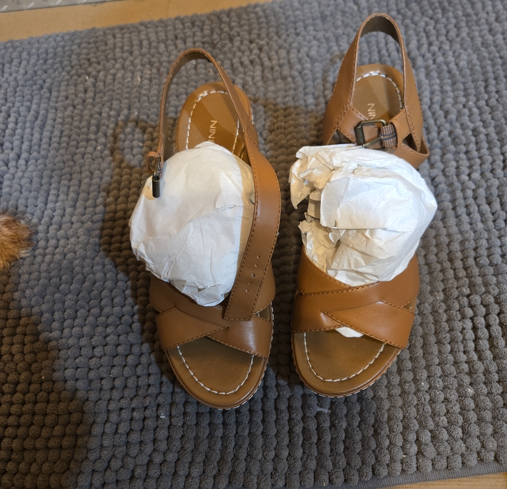 NINE WEST